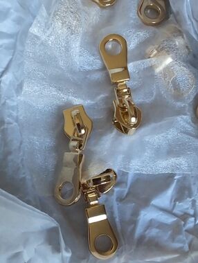 Gold Zipper Pulls - Fashion Accessory - Approximately 200